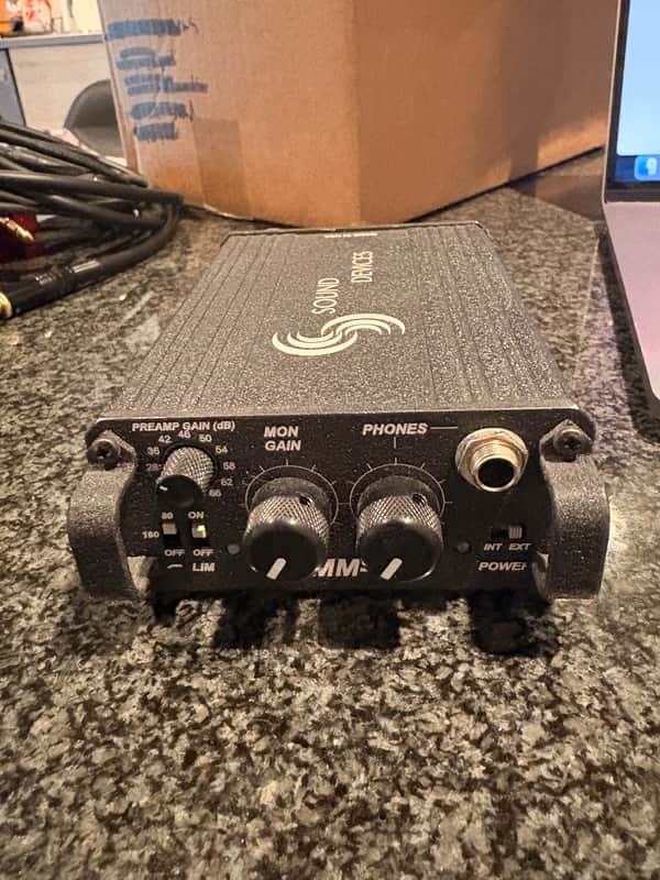 Sound Devices MM-1 Portable Microphone Preamplifier and Headphone Monitor - Black image 1