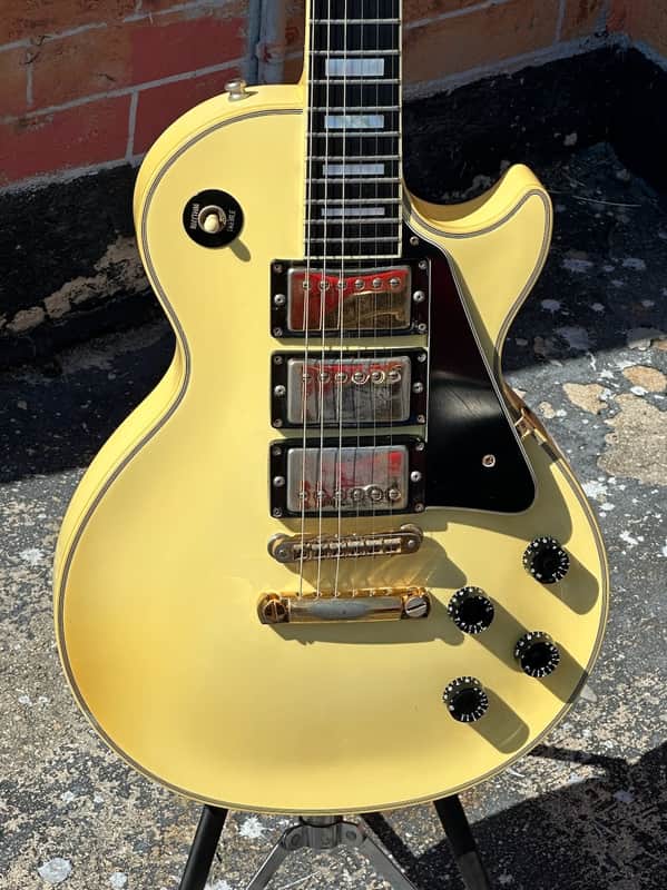 Gibson Les Paul Custom 1989 - a stunning Alpine White Custom ready for any great guitar collection. image 1