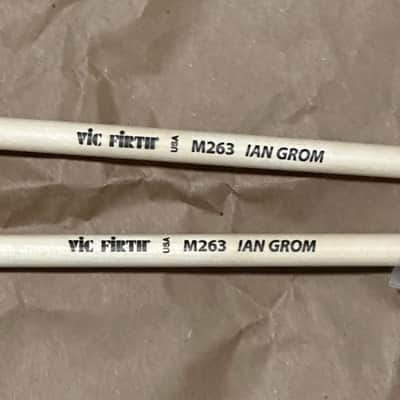 Vic Firth M263 Corpsmaster lan Grom - Medium-Hard Marimba image 3
