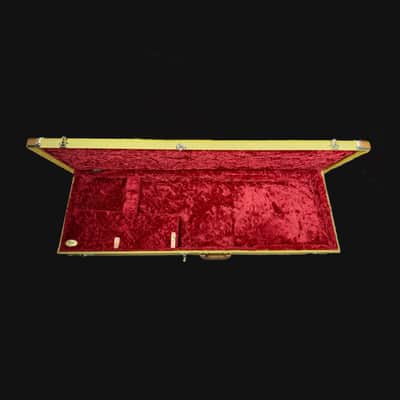 Fender Classic Series Precision/Jazz Bass Case, Tweed image 3