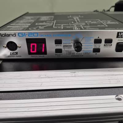 Roland GI-20 + XV2020 + PEDALS & CABLES.  Late 90's - Silver