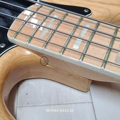 Fender American Vintage '74 Jazz Bass with Maple Fretboard 2013 - 2014 Natural image 13