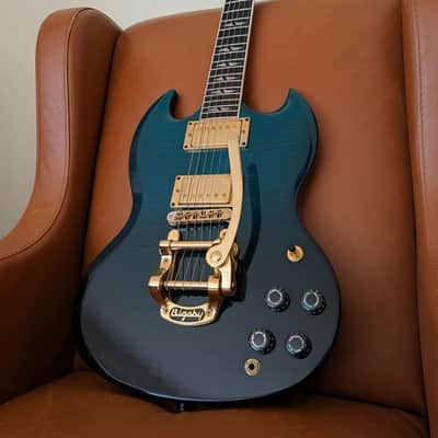Gibson SG Supreme in Ultra Rare Emerald Burst Finish 2006 - with Case and Bigsby image 4