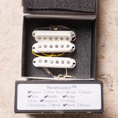Lollar Stratocaster Special Staggered Set - White image 2
