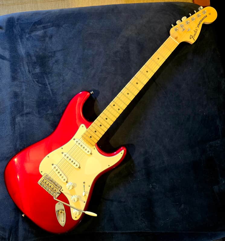 Fender STRATOCASTER AMERICAN SPECIAL CANDY APPLE RED made in USA image 1