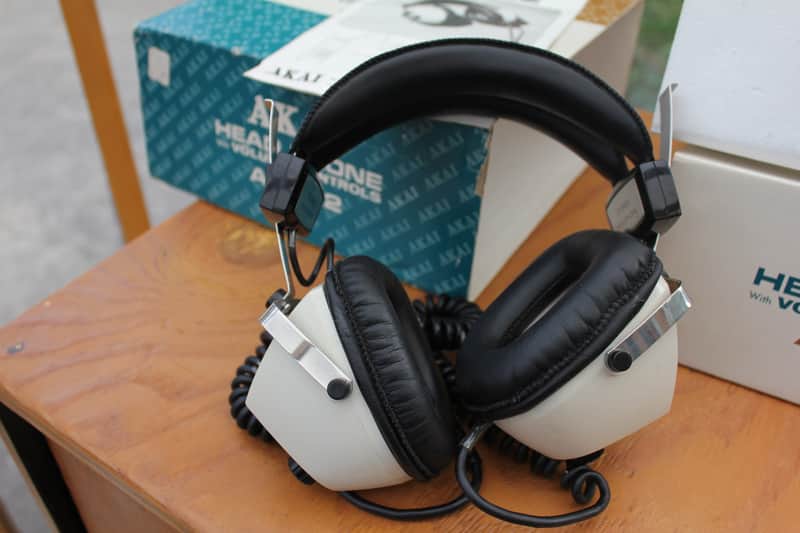 Vintage deadstock AKAI ASE-22 Headphones with volume control image 1