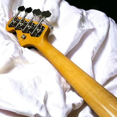Fender Jaco Pastorius Fretless Jazz, 3-Tone Sunburst w/ Pau Ferro image 15
