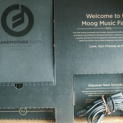 Moog Grandmother Dark 32-Key Semi-Modular Analog Synthesizer 2020 - Present - Black / Black Panel image 9