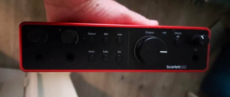 Focusrite Scarlett 2i2 (4th Gen) image 1