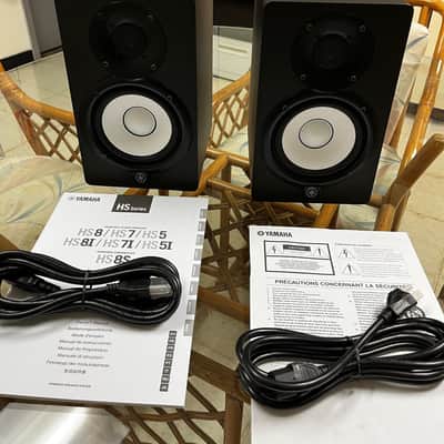 Yamaha HS5 5" Powered Studio Monitor (Pair) - Black image 1