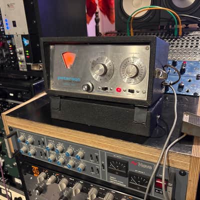 Refurbished Peterson Model 400 Strobe Tuner with case and mic! image 9