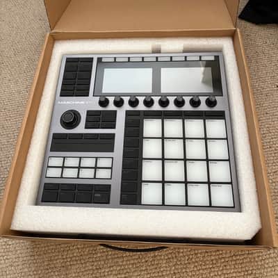 Native Instruments Maschine Plus 2020 - Present - Black image 5