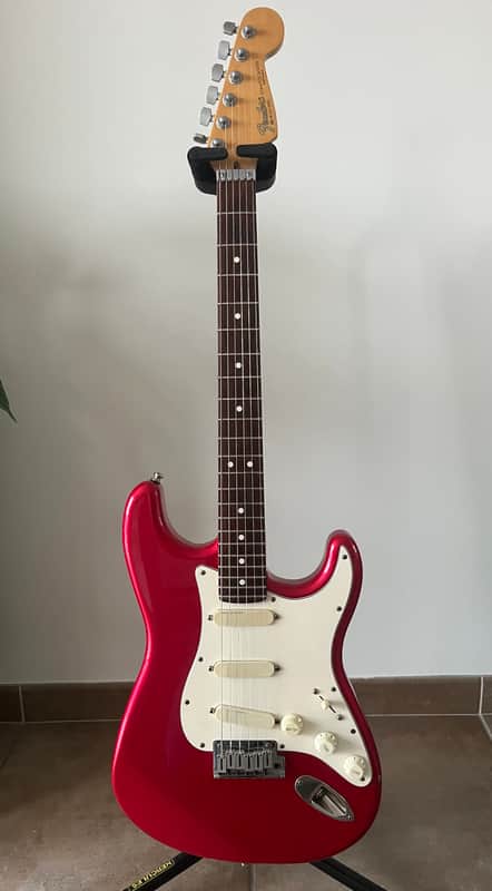 Fender Strat Plus Deluxe Electric Guitar | Reverb France