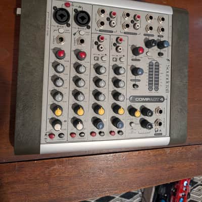 Soundcraft Compact 4 Mixer image 3