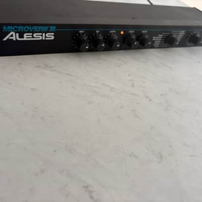 Alesis MicroVerb III 16-Bit Digital Reverb and Delay 1991 - 1996 - Black imagen 1