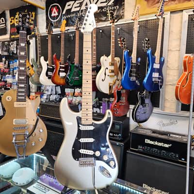 Fender Stratocaster Diamond Finish image 1