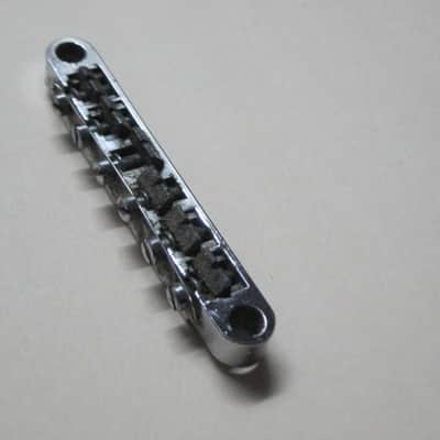 visibly used / relic'd real player's wear Epiphone B-2 metric ABR-1 vintage style bridge CHROME, large posts mounting pieces (NO anchors) early 2000s (for some import guitars that use this style bridge) will NOT fit on Gibson - mounting holes are too big image 23