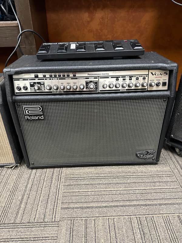 Roland VGA-5 w/foot controller V-Guitar 2-Channel 65-Watt 1x12" Digital Modeling Guitar Combo 2001 - 2004 - Black image 1