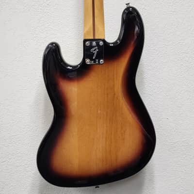 Fender Player Jazz Bass with Pau Ferro Fretboard 2018 - 2024 - 3-Color Sunburst image 2