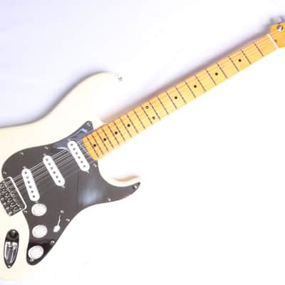 Fender / Nile Rodgers Hitmaker Stratocaster®, Maple Fingerboard, Olympic White Secondhand! [119292] image 1