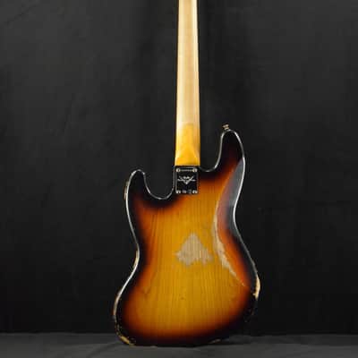 Mint Fender 1961 Jazz Bass Heavy Relic 3-Color Sunburst 3A Rosewood Fingerboard image 7