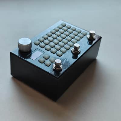 Empress Zoia Compact Grid Controller 2010s - Black image 2