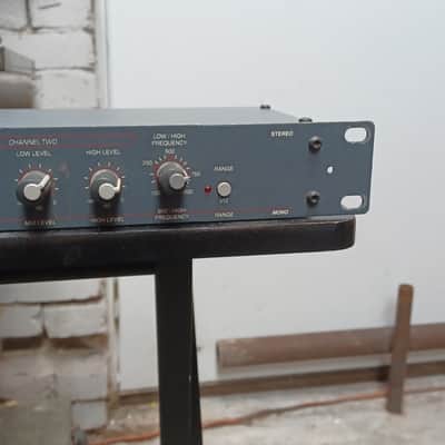 DOD 835 Series II Stereo Crossover 1993 - Grey imagen 3