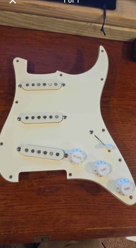 Squier Classic Vibe 60s Stratocaster SSS loaded pickguard 2020s - White image 1