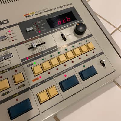 Roland MSQ-700 Multitrack Digital Keyboard Recorder 1984 - 1986 - Beige image 2
