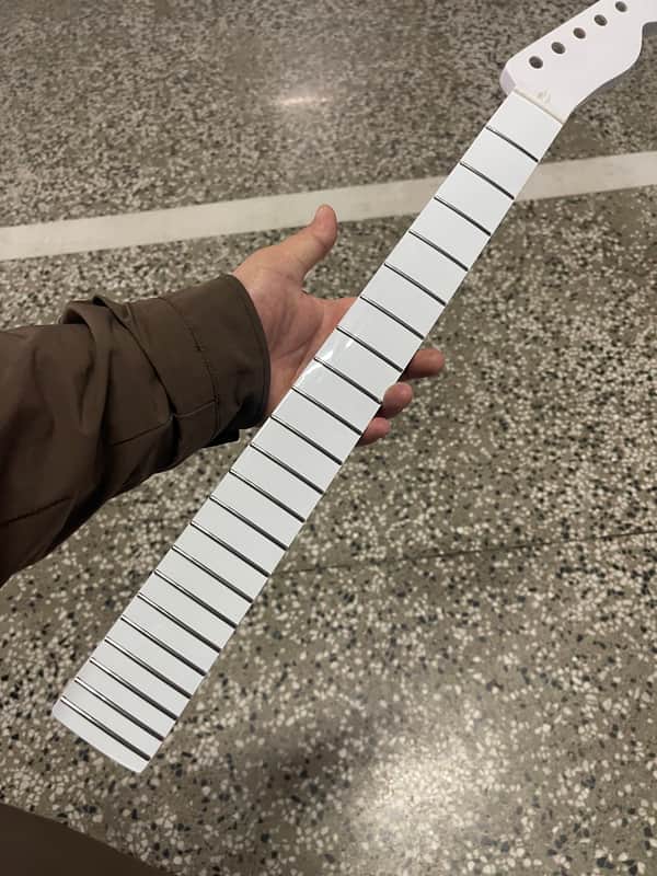 Round stainless steel 22 frets White gloss finish Maple guitar neck 25.5inch hole 10mm tele image 1