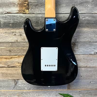 (17043) Unbranded Black Strat Style image 5