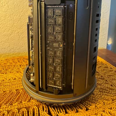 Apple Mac Pro (Late 2013)- 12-Core Intel Xeon E5-2.7 GHz -SSD 1TB - RAM 64GB - AMD FirePro D700 with 6 GB VIDEO EXCELLENT! image 17