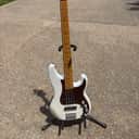 Fender American Ultra Precision Bass Maple Fingerboard, 2023 - Artic Pearl