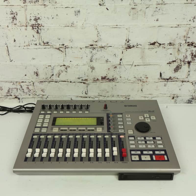 Yamaha AW16G Professional Audio Workstation 16-Track Digital