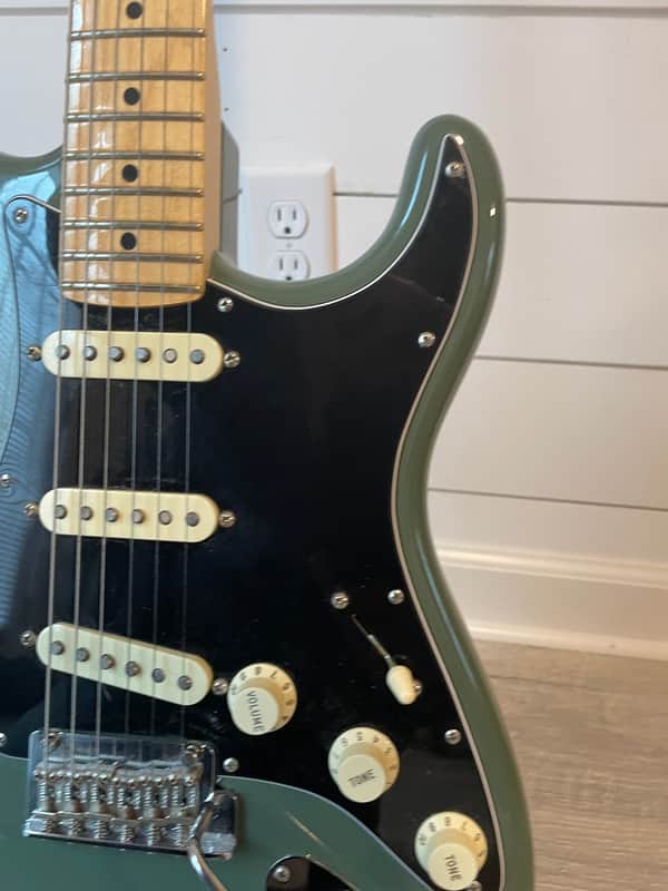 Fender Stratocaster 2015-2017 - Olive image 1