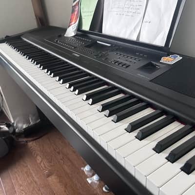 Yamaha DGX-670 88 Key Arranger Piano with Stand 2016 - Present - Black image 4