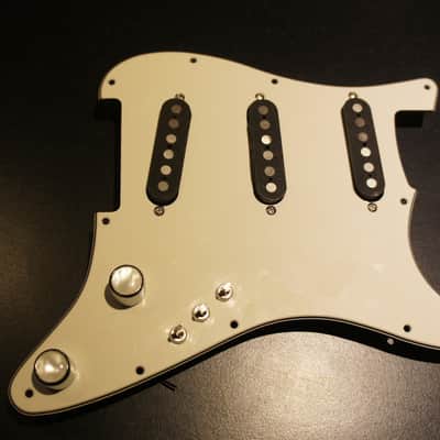 D'Urbano Magnetics Southbound assy, Schecter F500t dream machine clone 2014 White / Black image 1