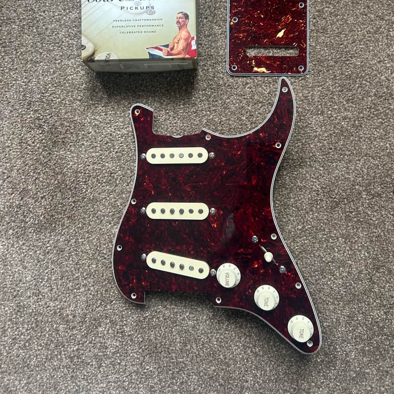 2011 – Present Bare Knuckle PAT Pend ’63 Veneer Board Strat Pi…