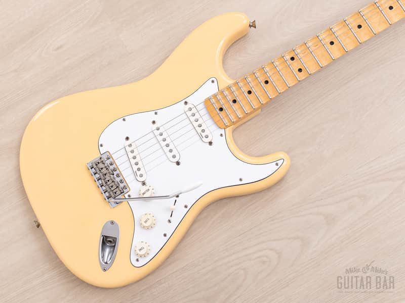 2001 Fender Yngwie Malmsteen Stratocaster ST71-140YM Yellow White, Near-Mint w/ Tweed Case & Hangtag, Japan