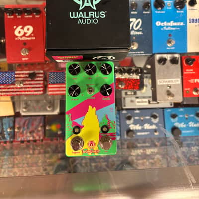 Walrus Audio Monument Harmonic Tap Tremolo V2 Limited Edition - Neon Series 2019 - Neon Green image 7