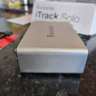 Focusrite iTrack Solo Lightning Audio Interface 2010s - Silver imagen 6