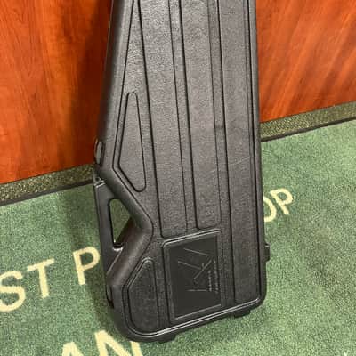 Peavey Vintage T-15 Guitar / T-30 Bass Contour Molded Hard Case - Black image 1