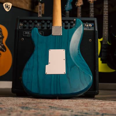 Fender Michiya Haruhata Stratocaster 2020 - Transparent Blue image 4