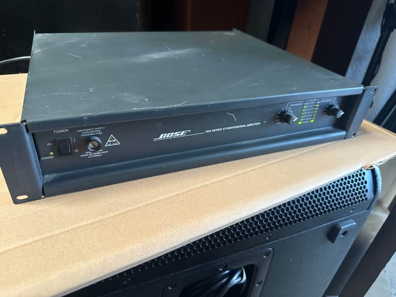 Bose 1800 professional amplifier