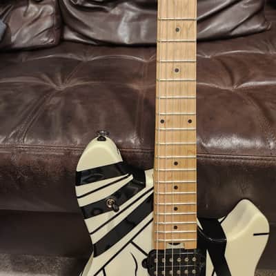 Rare EVH Wolfgang Special Striped with Maple Fretboard Gloss White/Black Stripes image 4