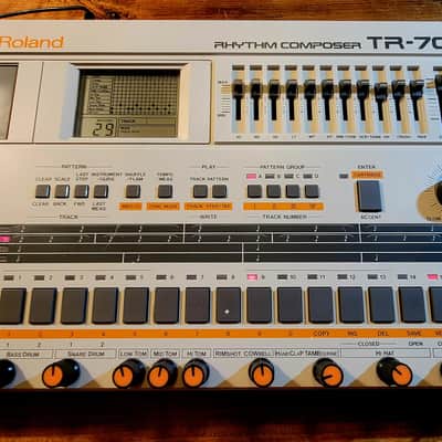 MODDED ROLAND TR-707 with Pitch Control, bends and Audio In
