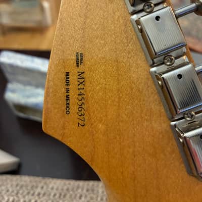 Fender stratocaster 2000’s - green apple image 2