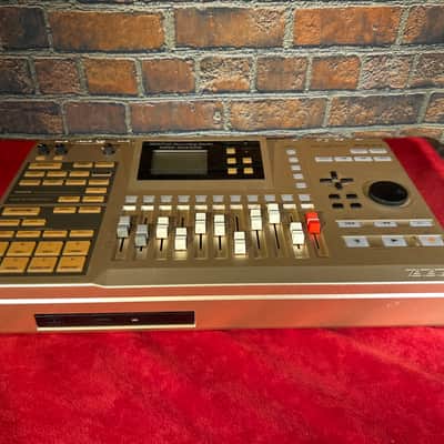 Zoom MRS-1044CD MultiTrak Recording studio w/ CD Burner - Bronze coloring image 1