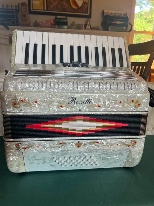 Rosetti Accordion 32 Bass - White Pearl image 1