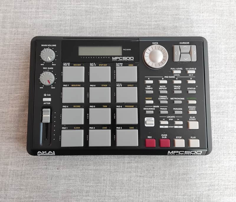 Akai MPC500 - with box and power supply image 1